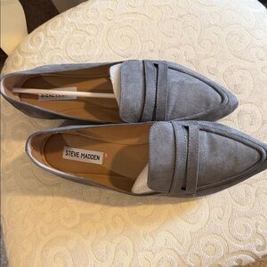 Steve Madden Suede Gray Loafers